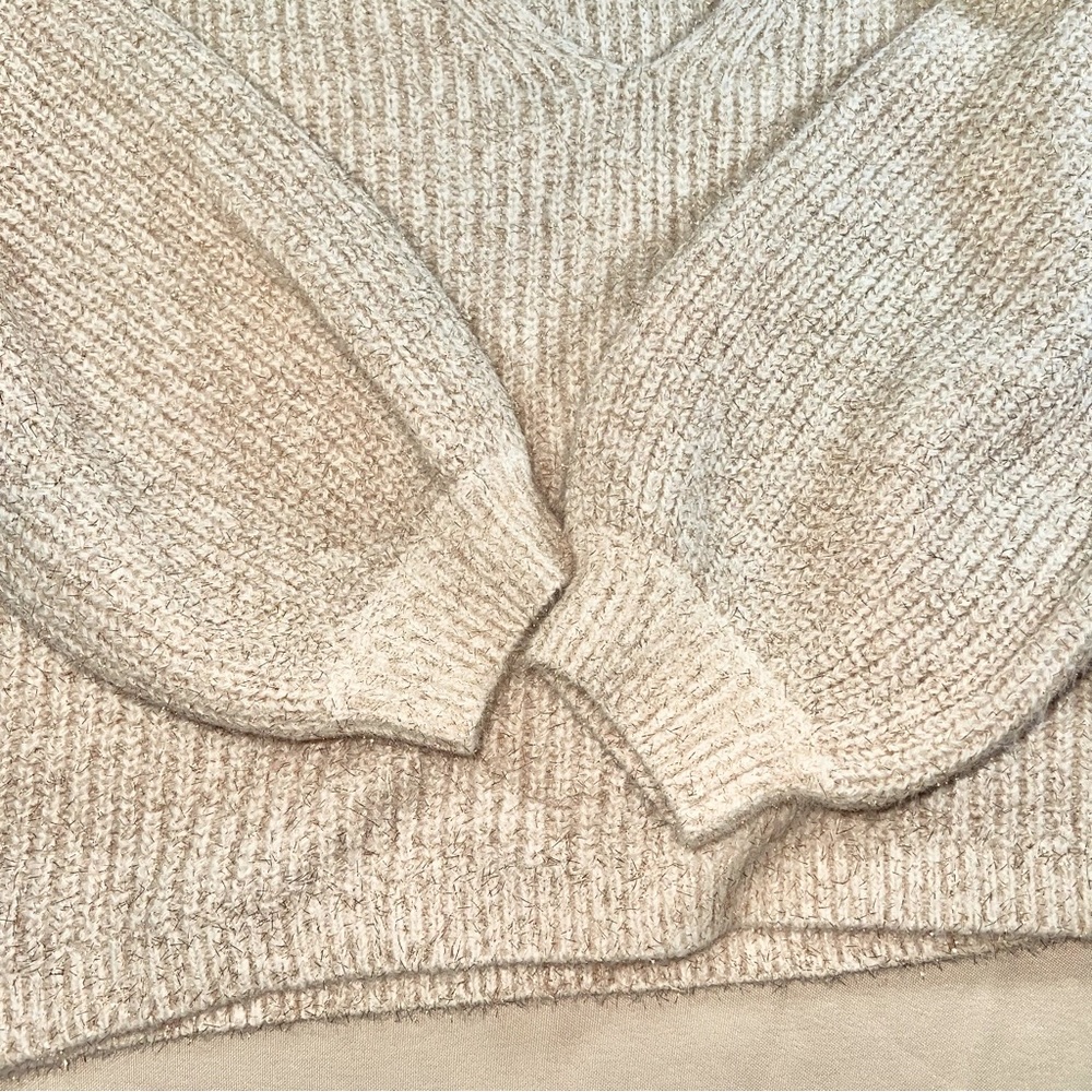 Boden Ivory Sparkle Ribbed Fluffy V-Neck Sweater Oversized Metallic Thread Sz 12 - Picture 5 of 15